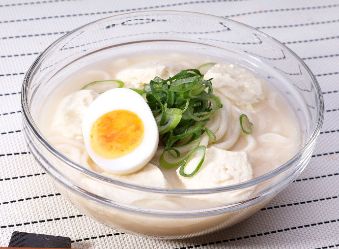 冷やし白スンドゥブうどん