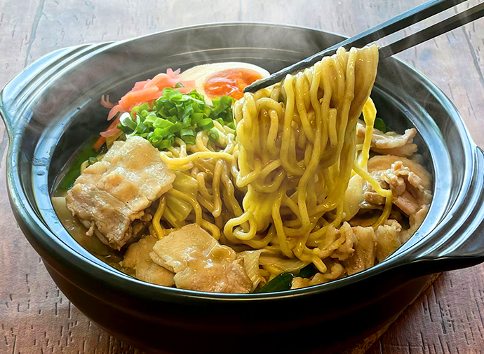 スープが絡みつく 悪魔の汁なし麺	